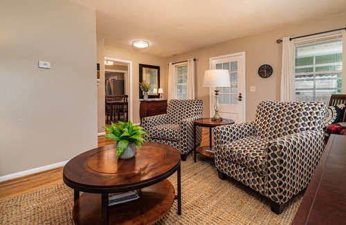 Sans Souci House | Respite Inn-- Monthly Rental 3mi from Downtown Greenville, Furman