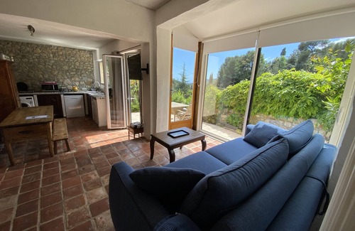 Menton House | Rest and nature in Menton, sea and private pool. Pet-friendly.