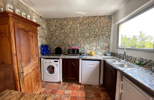 Menton House | Rest and nature in Menton, sea and private pool. Pet-friendly.