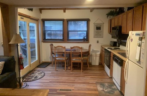Davis Cabin | Rest Assured in Black Bear Resort-Hike, Ski, Swim, Bike, Pickleball, and Relax!