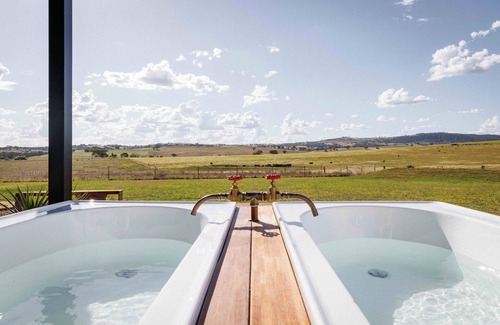 Eglinton Hotel | Rest at BoxGrove