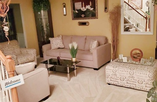 Cliftondale House | Rest Easy at Redding Ridge Full Occupancy for couples only