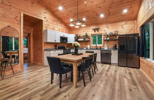McArthur Cabin | Rest Easy | Hocking Hills