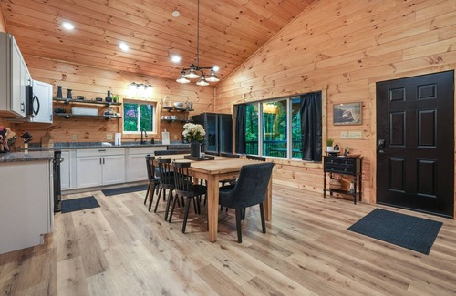 McArthur Cabin | Rest Easy | Hocking Hills