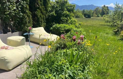Siegsdorf Apartment | REST - Ferienwohnung "Sonnenblume" mit schönem Bergpanorama - ab Mai Chiemgaukarte NEU!