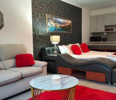 Boksburg House | Rest Inn C Guesthouse - 10min from OR Tambo Airport
