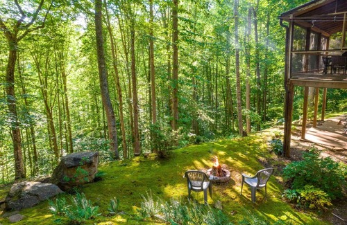 Sylva House | Rest on the Rocks