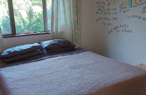 Tauranga Bed & Breakfast | Rest, Queen bed. Free wifi & Safe parking . Close to all the Bay has to offer.