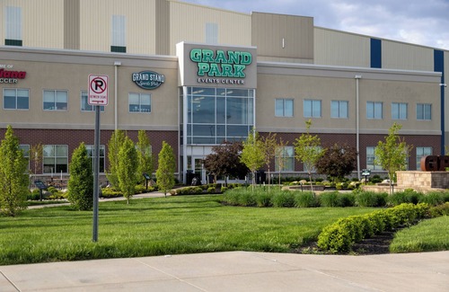 Westfield Villa | Rest & Rally Retreat – Your Game Day Getaway Just 5 Minutes from Grand Park!
