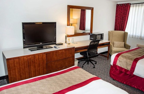 Cedar City Hotel | Rest & Recharge: 2 Comfortable Units Near Nature Hotspots! Pool Access!