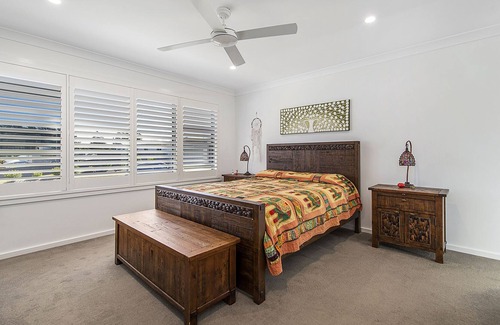 Lake Cathie House | Rest, Relax and Recharge at Rainbow Escape!