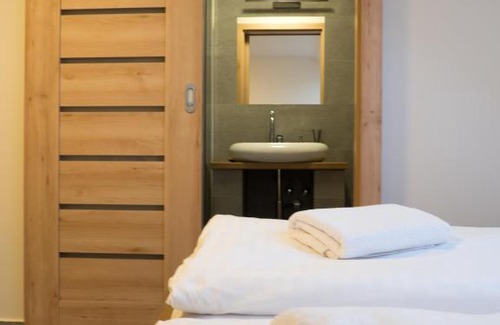 Pavlov House | Restaurace - Apartmány Bobule