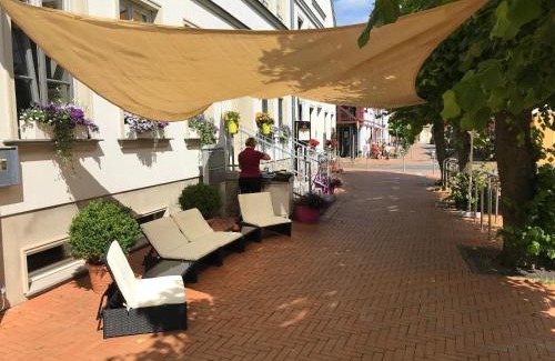 Barth House | Restaurant & Pension Eshramo