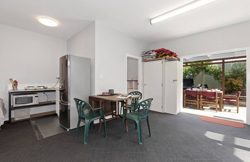 Mangawhai Heads Cottage | Restaway - Mangawhai Holiday Home