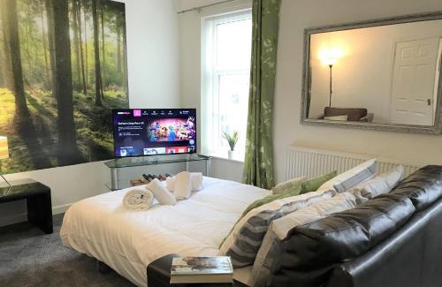 St Helens Apartment | Restful 1-Bedroom flat in St Helens