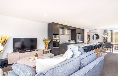 Riccarton Cottage | Restful in Riccarton - Christchurch