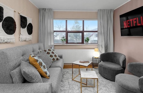 Breidholt Apartment | Restful Retreat in the Suburbs.
