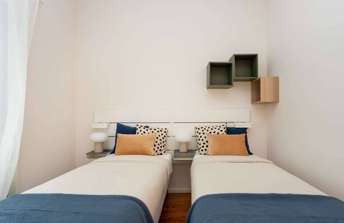 Alto do Pina Apartment | Restful Trendy Room | Shared Apartment