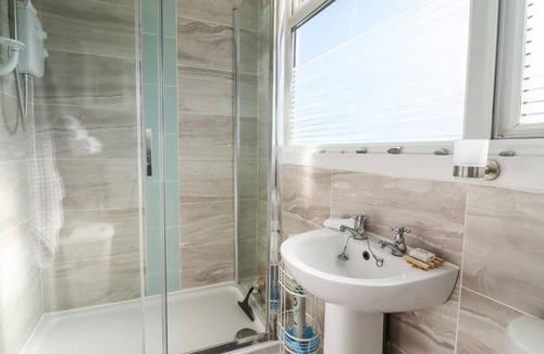 Harwich Cottage | RESTHAVEN, pet friendly, with a garden in Harwich