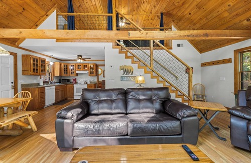 Sautee Nacoochee Cabin | Restin’ on the Ridge – Perfect Mountain Getaway for Family and Friends