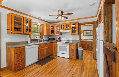 Sautee Nacoochee Cabin | Restin’ on the Ridge – Perfect Mountain Getaway for Family and Friends