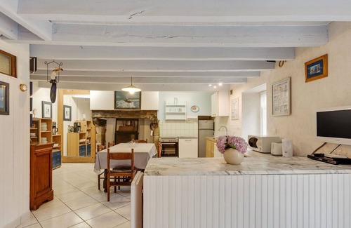 Querrien House | Restored farmhouse with swimming pool