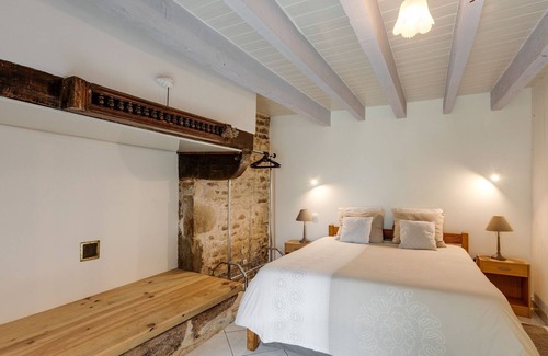 Querrien House | Restored farmhouse with swimming pool