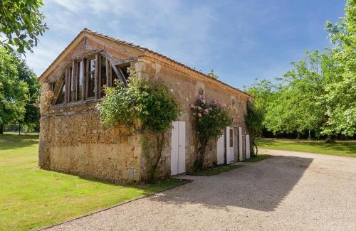 Saint-Georges-de-Montclard House | Restored farmhouse with private pool