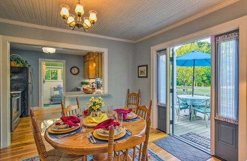 Mars Hill House | Restored Mars Hill Home on 1 Acre: Walk to Town!