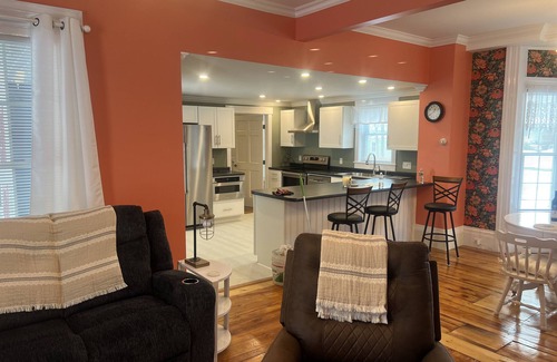 Rockland Apartment | Restored Victorian