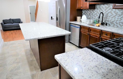 West Philadelphia House | Retired Newly Renovated Guest Rooms near Transportation