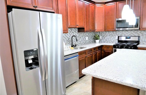West Philadelphia House | Retired Newly Renovated Guest Rooms near Transportation