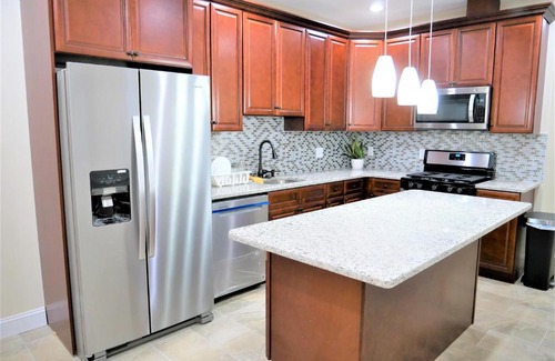 West Philadelphia House | Retired Newly Renovated Guest Rooms near Transportation