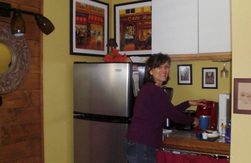 Glenville Apartment | 'Retreat! Comfy, Private w/Mountain View! 1 Ntr's Ok! Nearby Lake, town 5 miles!
