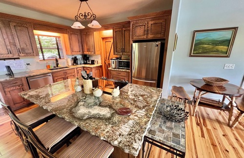 Dillard House | Retreat@Cool 3300’! Sky Valley-Highlands Hub! Hike-Golf-Pool-Tennis-PB! 5 BR-4B!