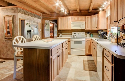 Dover House | Retreat for Fishermen, Hunters, Gatherings, and Romance !!