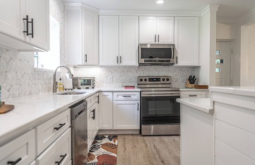West End House | Retreat Getaway Just 5 minutes from Pinehurst -Boutique Shops & Fine Restaurants