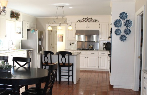 Charlotte House | Retreat in the City - country setting in the city with large private pool