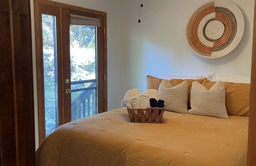 Munds Park Ski Chalet | Retreat in the pines. Cozy Chalet w/ large covered deck.