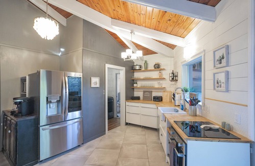Murfreesboro House | Retreat on 3 Acres w Kayaks/Hot Tub/Fire-pit