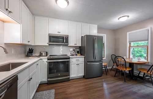 Sister Bay House | Retreat on a wooded lot within walking distance of downtown!
