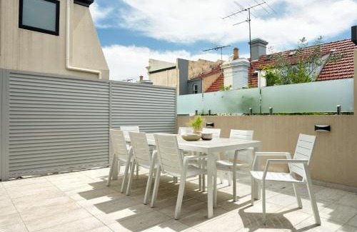Balmain East Apartment | Retreat on Darling - Harbour Views 3 Bed