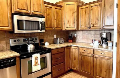 Driggs Condo | Retreat on Moraine Luxury Top/End Unit Condo with Mountain Views