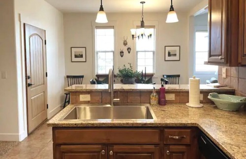 Driggs Condo | Retreat on Moraine Luxury Top/End Unit Condo with Mountain Views