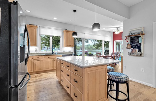 Plymouth House | Retreat to Crystal Lake