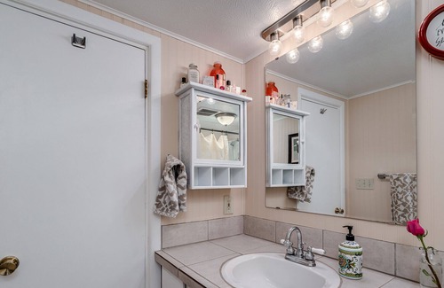 Skyway Cottage | Retreat to glorious Cheyenne Canyon