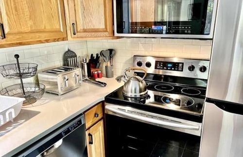 East Stroudsburg Ski Chalet | Retreat to Jackson's Ridge and enjoy the Poconos!
