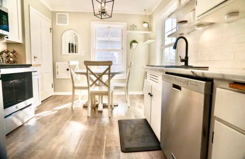 Shorewood House | Retreat to the Bay
