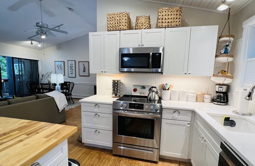 Quechee Condo | Retreat to Vermont in a Lovely 2 BDRM Quechee Condo