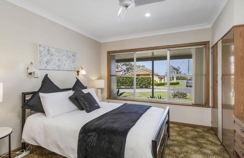 North Haven House | Retro at Riverview